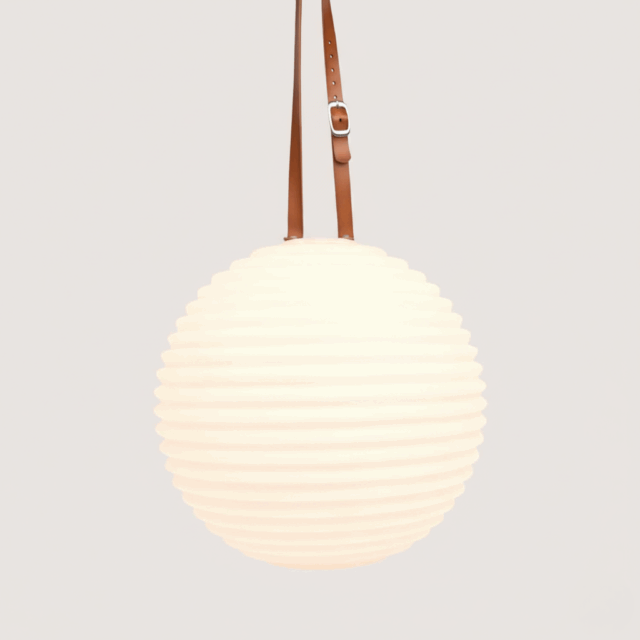 éclairage design pour le jardin en forme de boule avec poignée en cuir